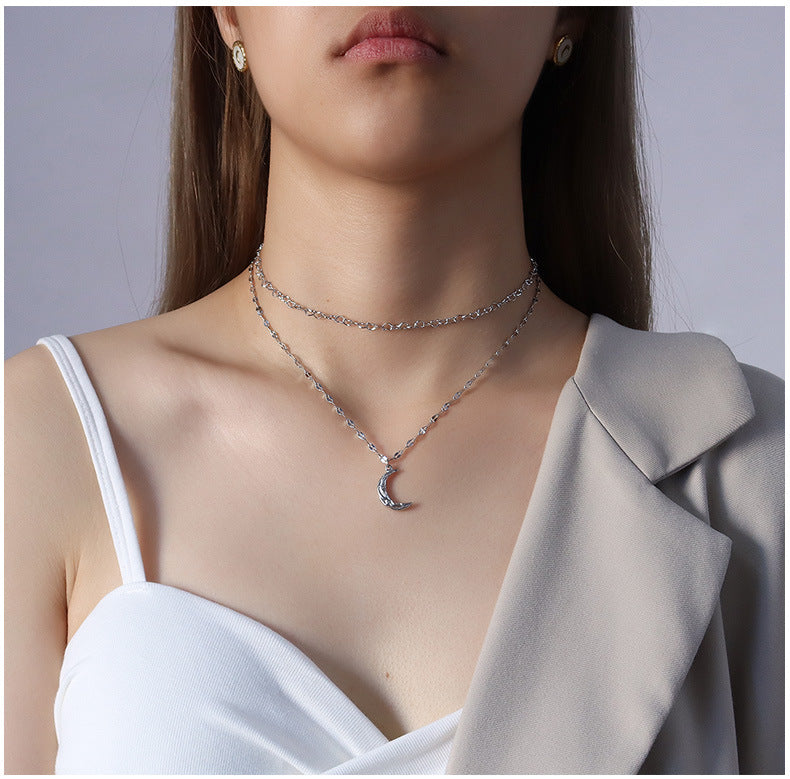 Hammered Moon Pendant Necklace Gold / Silver