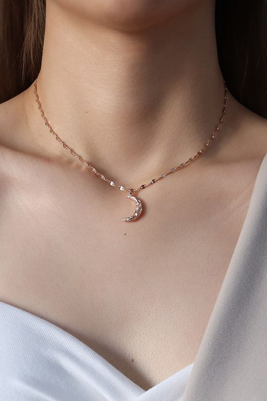Hammered Moon Pendant Necklace Gold / Silver